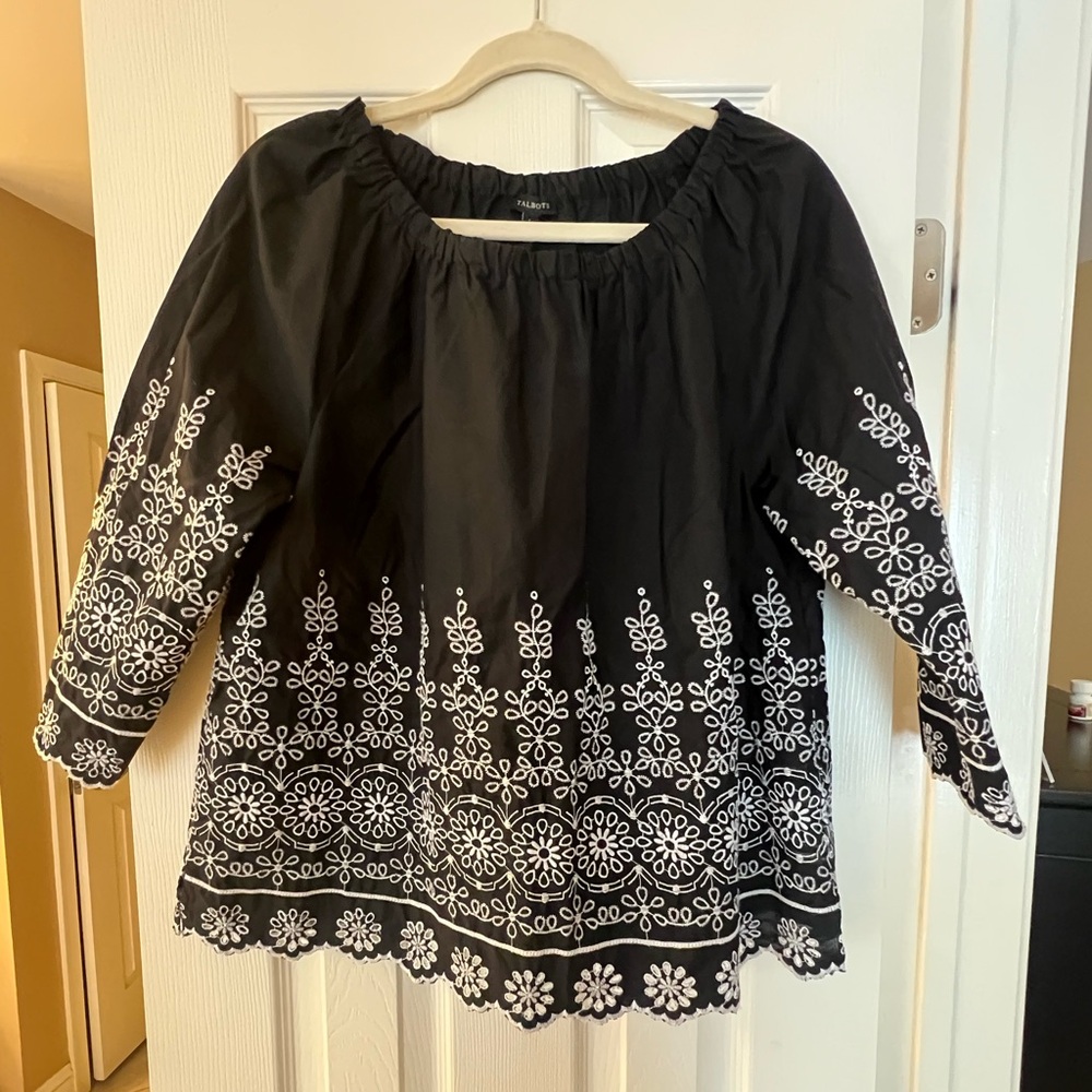 Talbots embroidered black and white top, size L